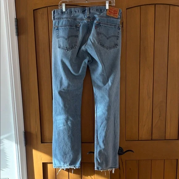 Men's Distressed Levi's Jeans 505 Size 34 x 32 - Picture 3 of 14